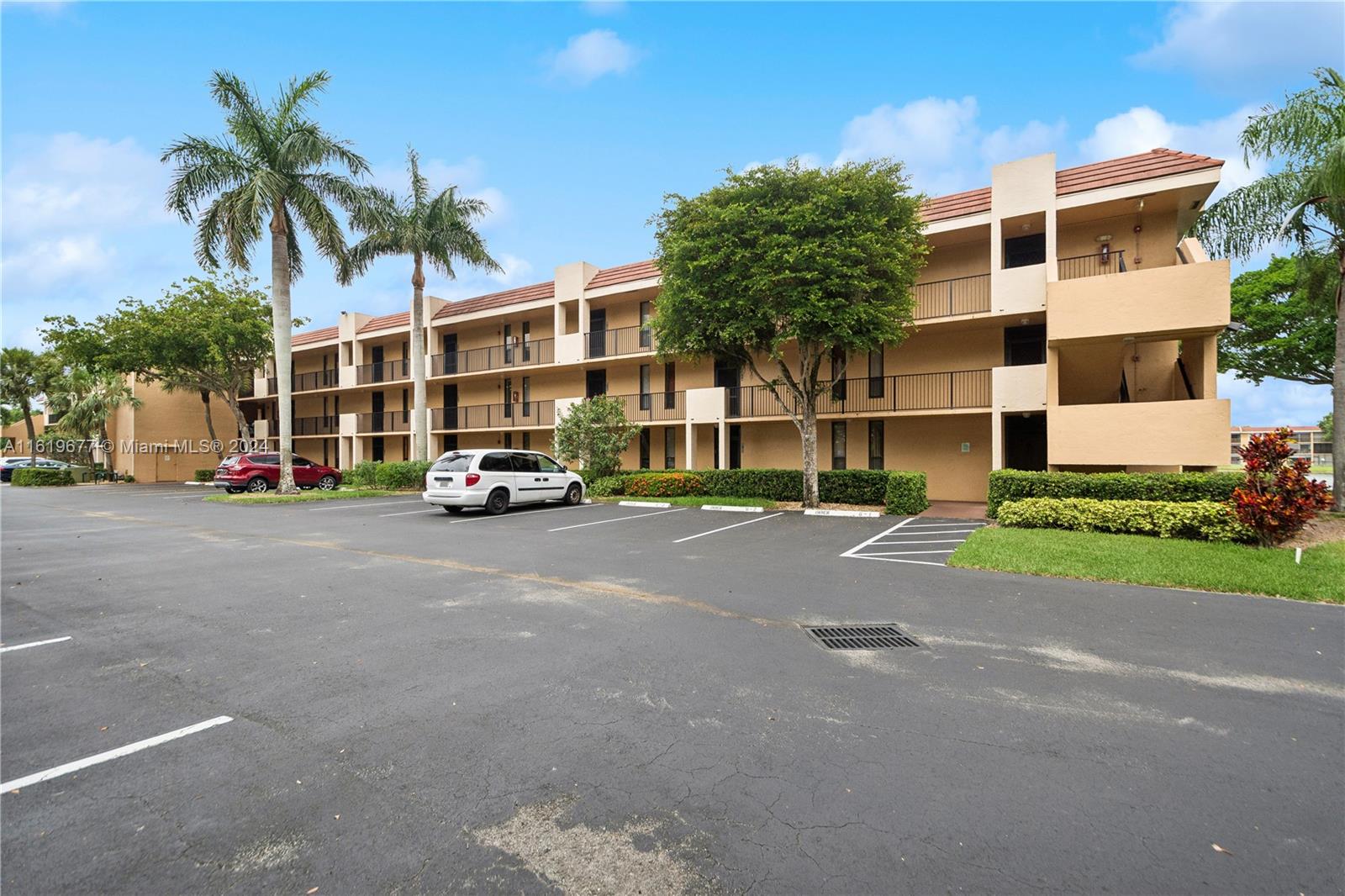 6106 Coral Lake Dr #106, Margate, Florida image 26