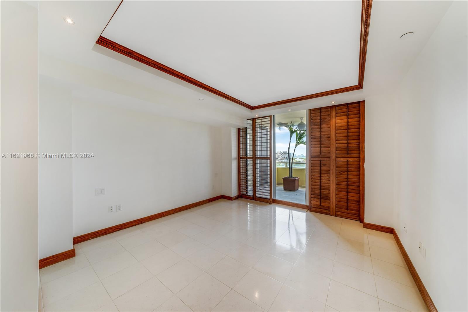 445 Grand Bay Dr #1102, Key Biscayne FL 33149