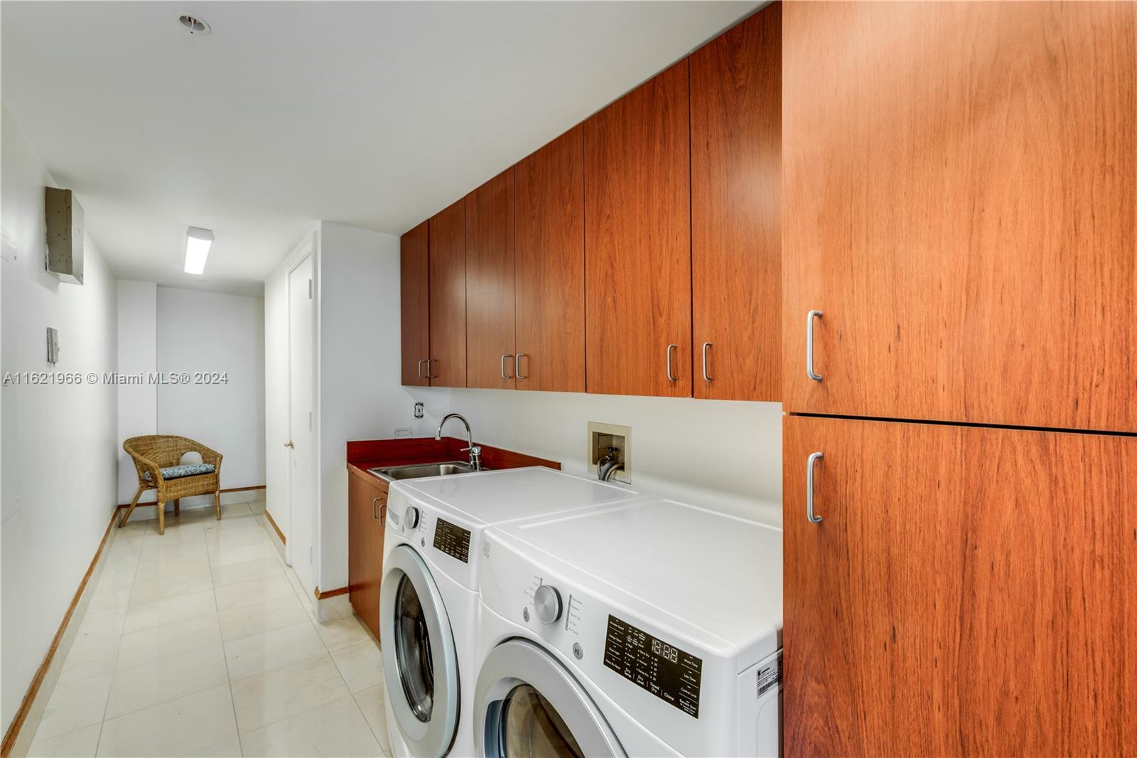 445 Grand Bay Dr #1102, Key Biscayne FL 33149