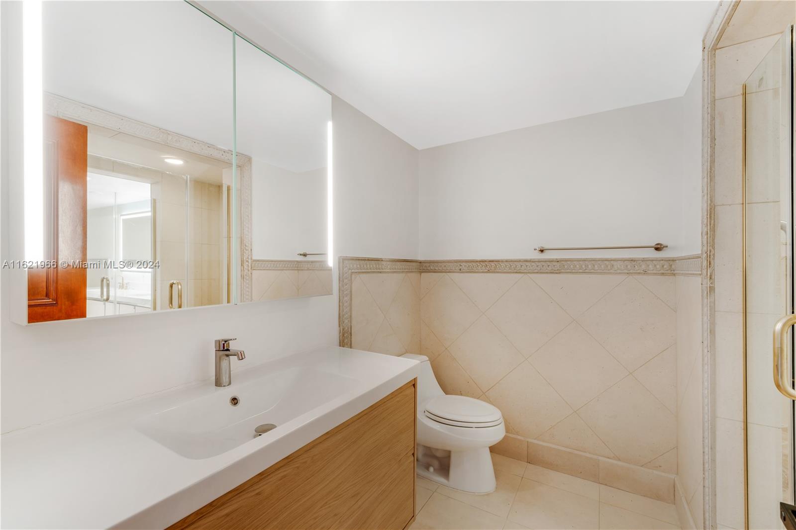 445 Grand Bay Dr #1102, Key Biscayne FL 33149