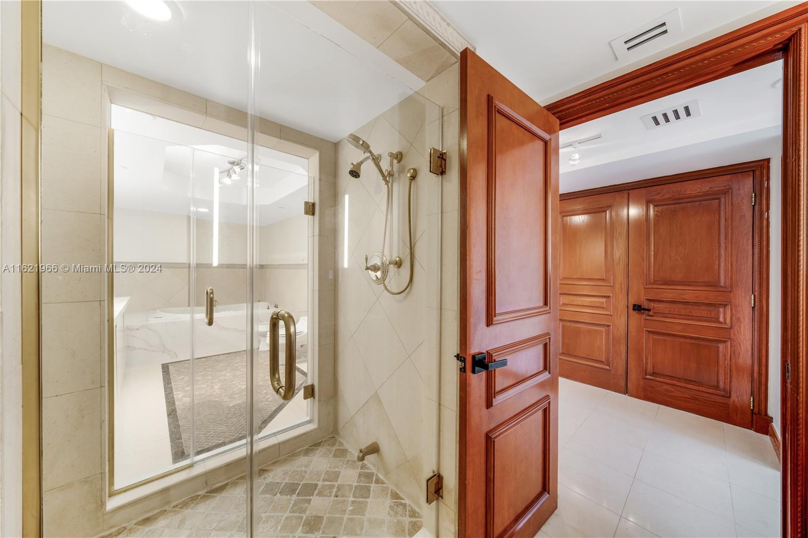 445 Grand Bay Dr #1102, Key Biscayne FL 33149