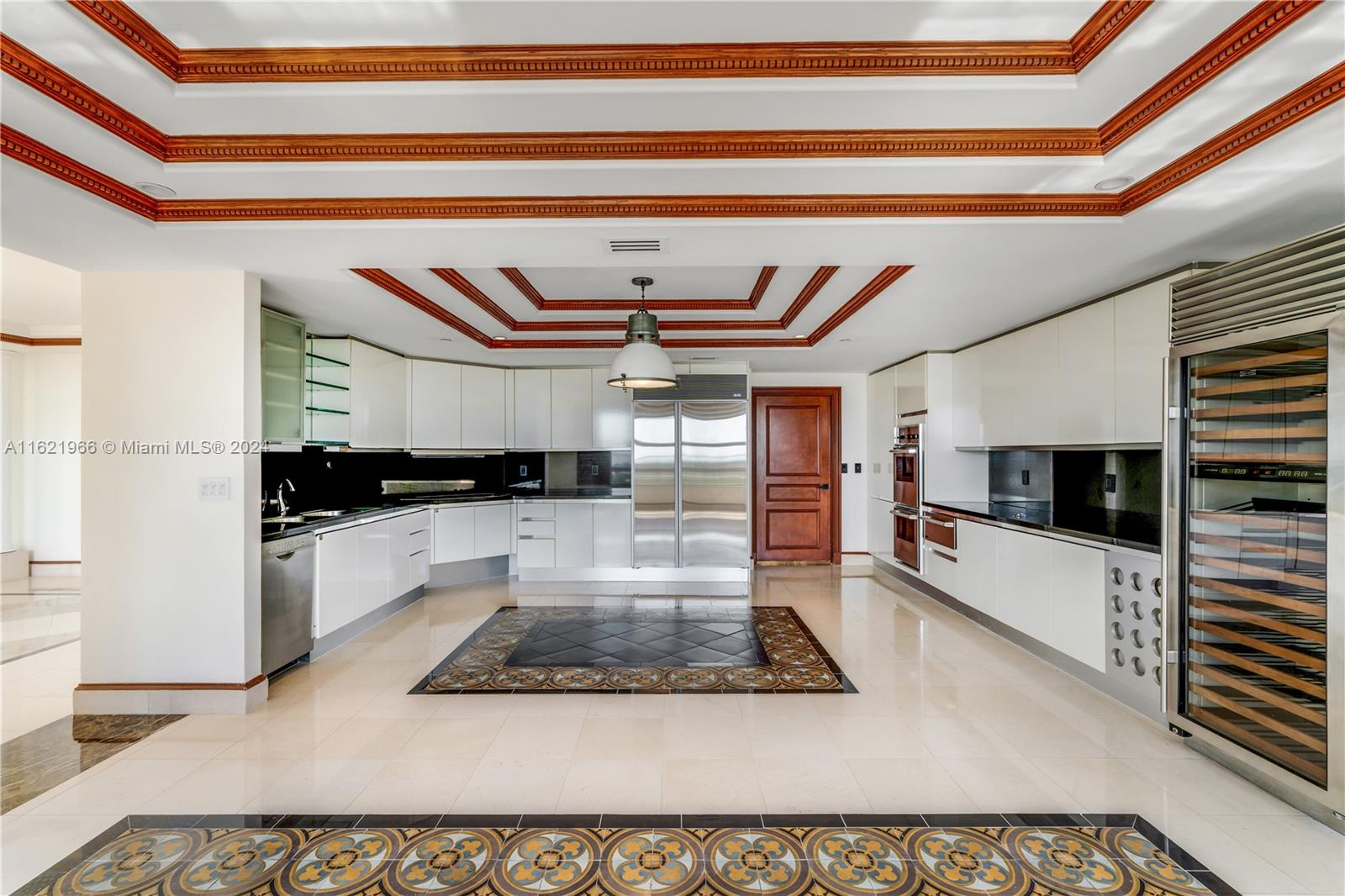 445 Grand Bay Dr #1102, Key Biscayne FL 33149
