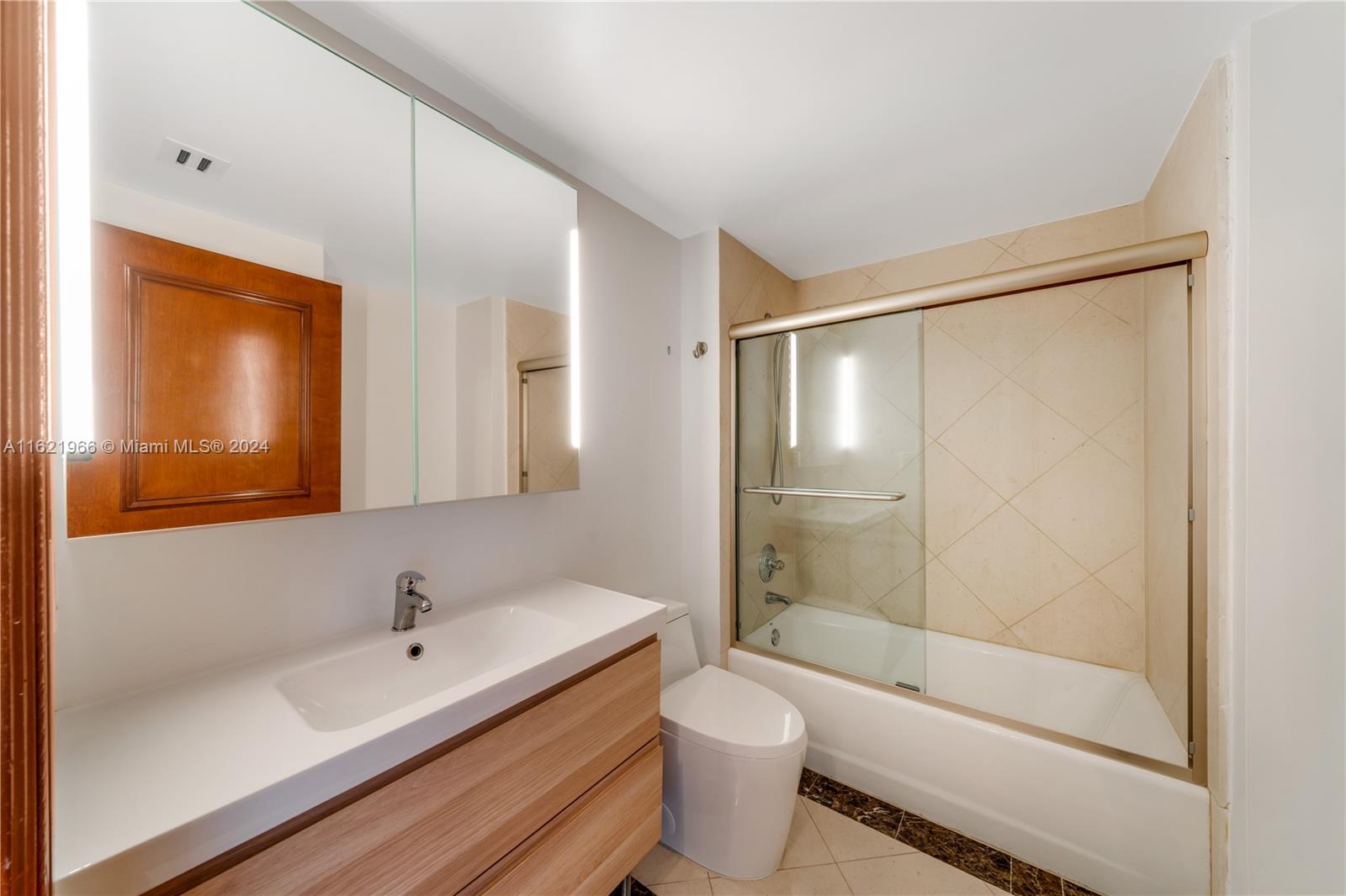 445 Grand Bay Dr #1102, Key Biscayne FL 33149