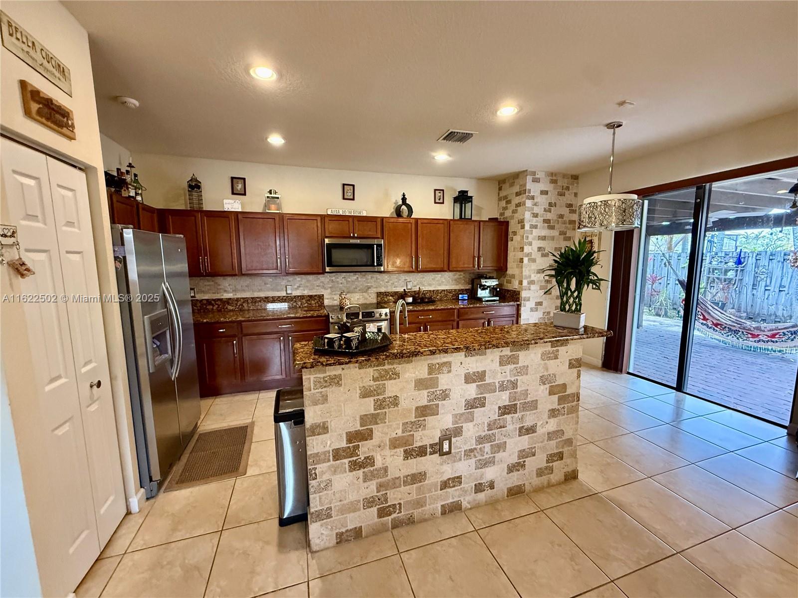 11922 SW 154th Path, Miami, Florida image 13