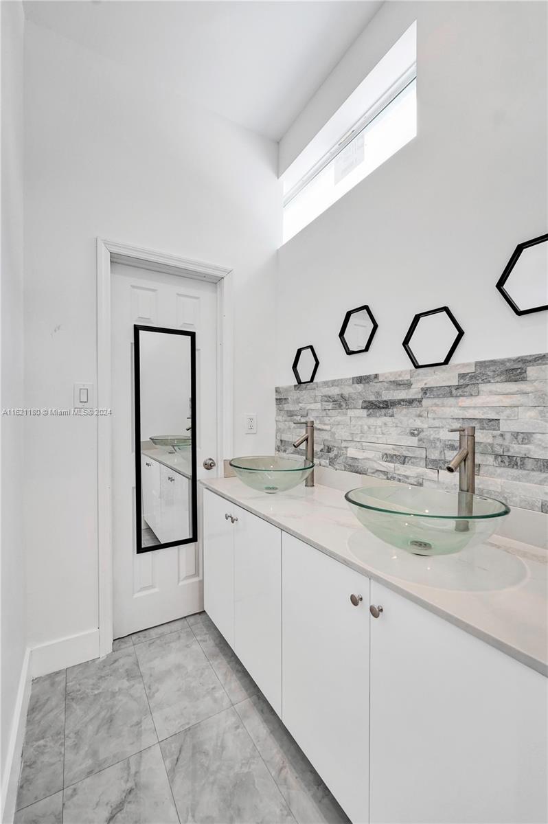 418 NW 47th St, Miami, Florida image 21