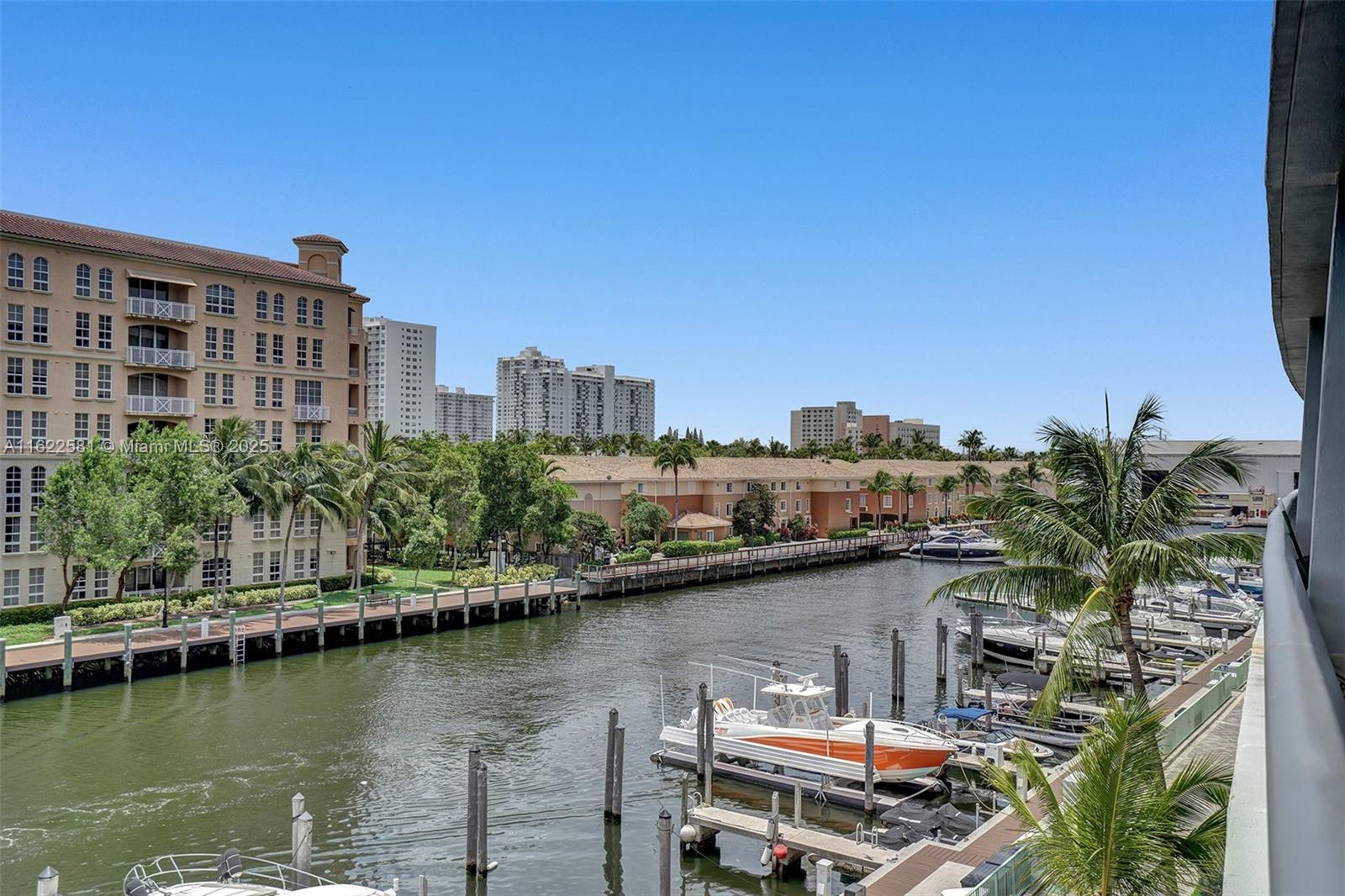 2950 NE 188th St #325, Aventura, Florida image 31