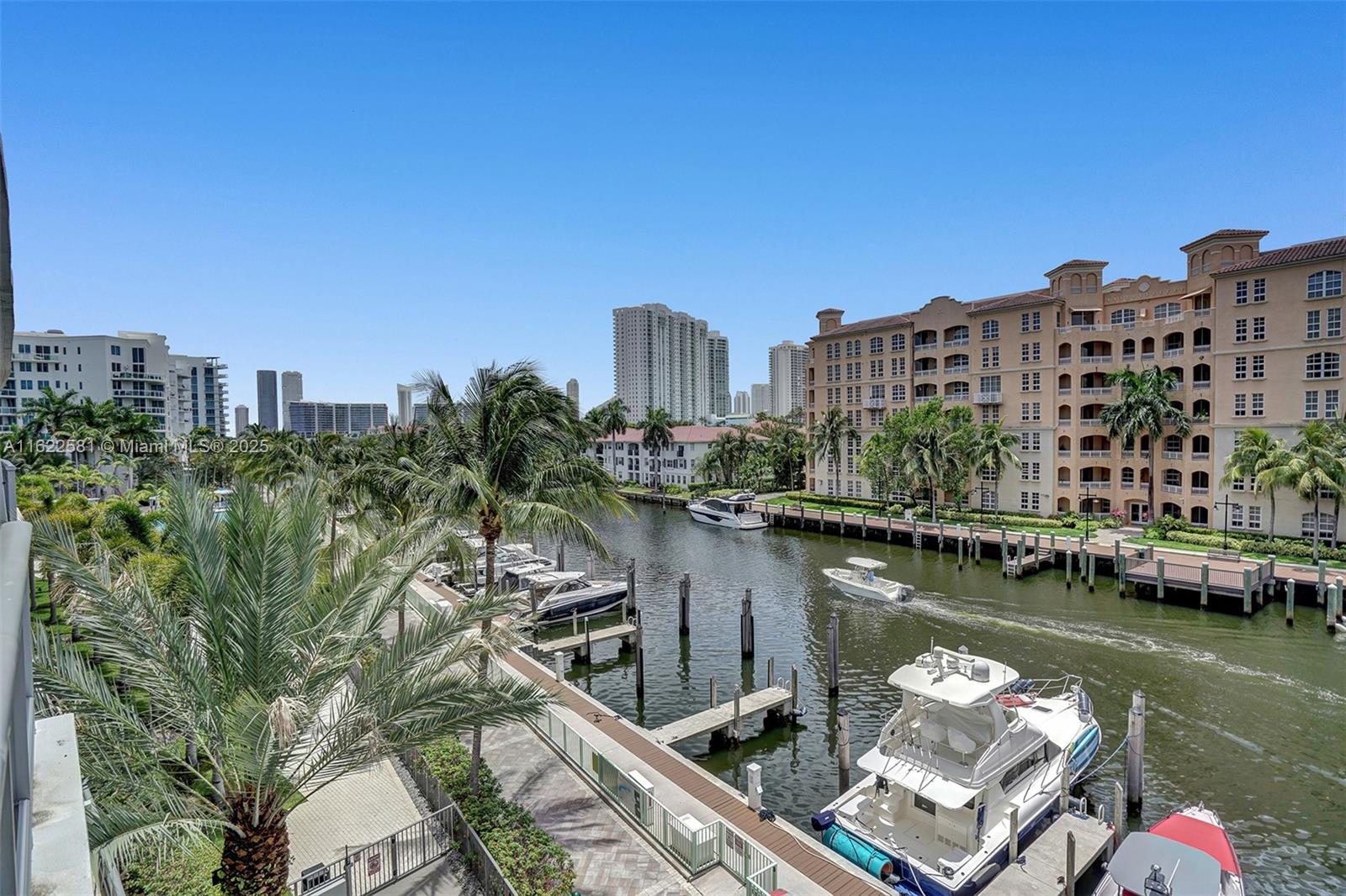2950 NE 188th St #325, Aventura, Florida image 32