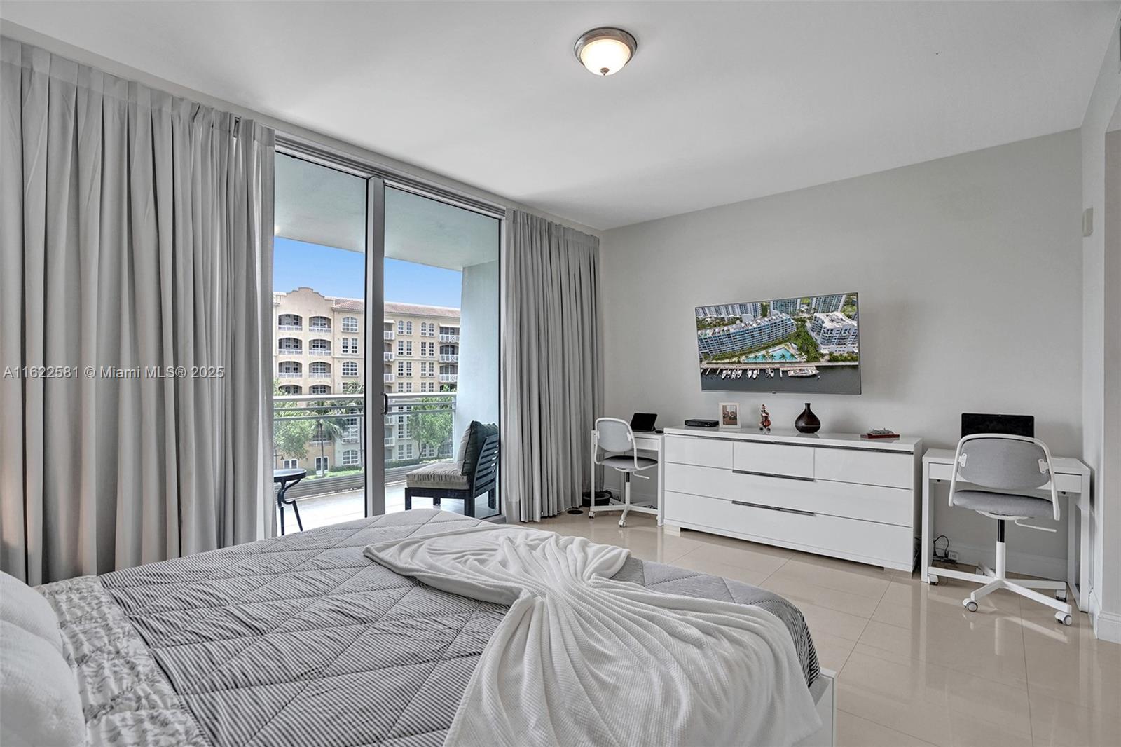 2950 NE 188th St #325, Aventura, Florida image 46