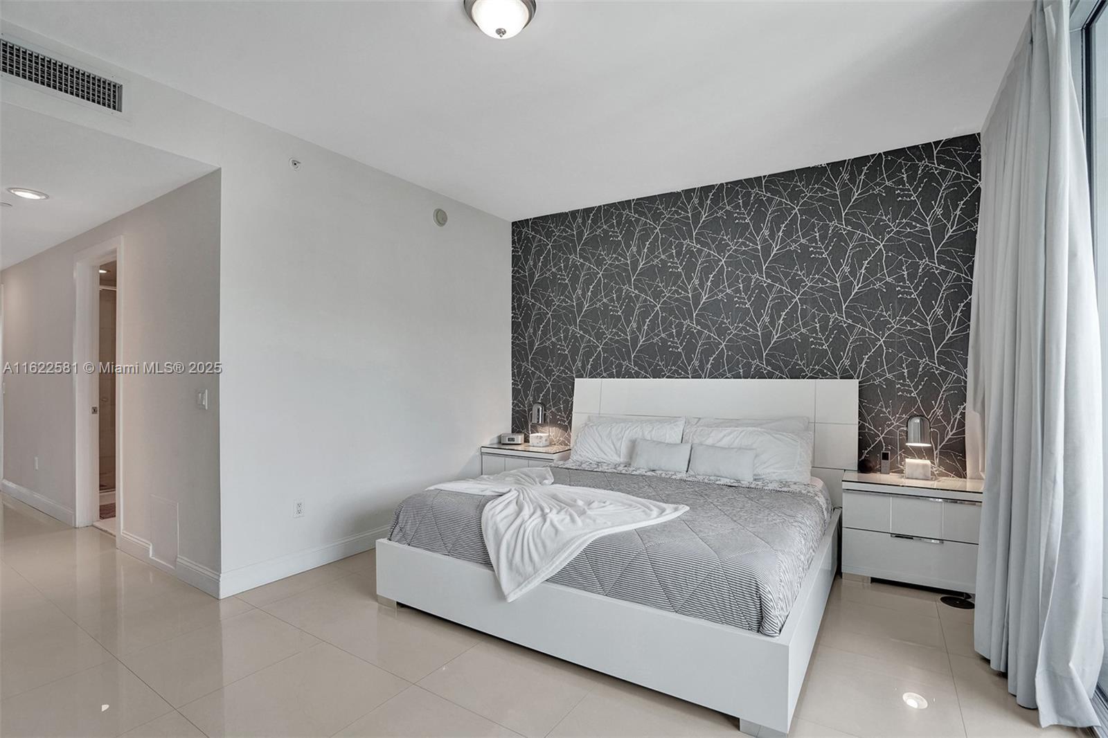 2950 NE 188th St #325, Aventura, Florida image 47