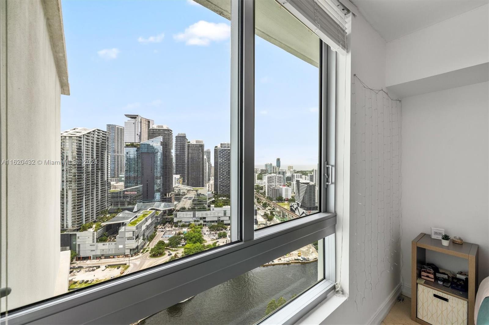 350 S Miami Ave #3910, Miami FL 33130