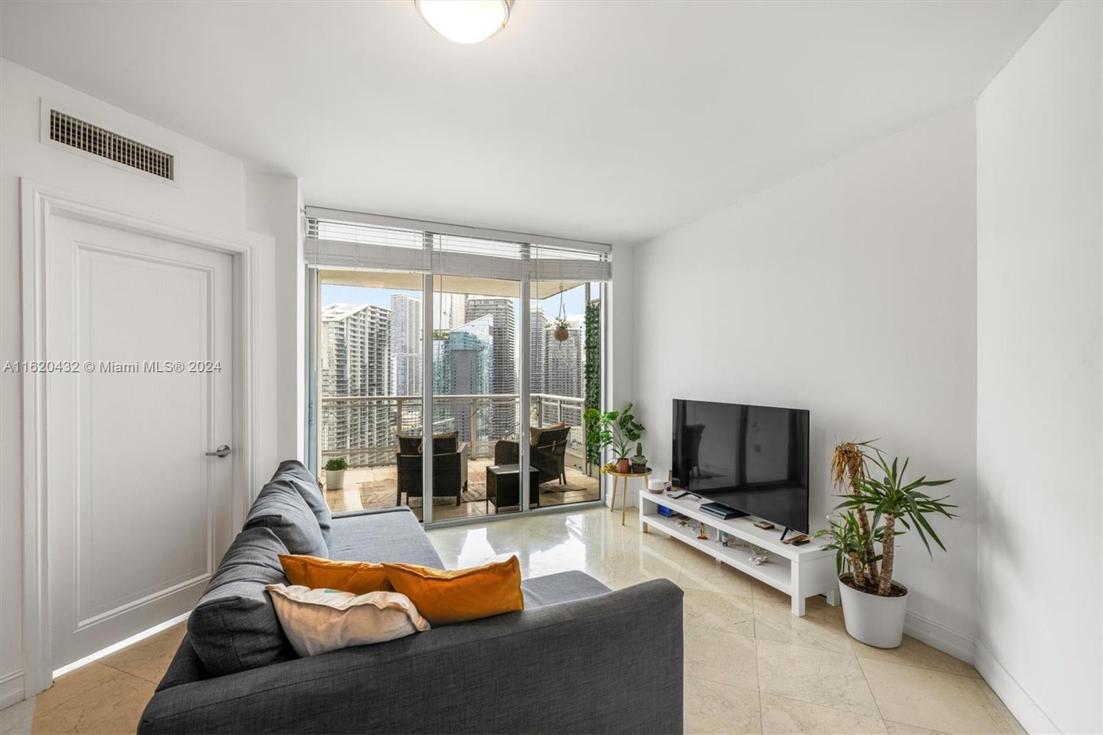 350 S Miami Ave #3910, Miami FL 33130
