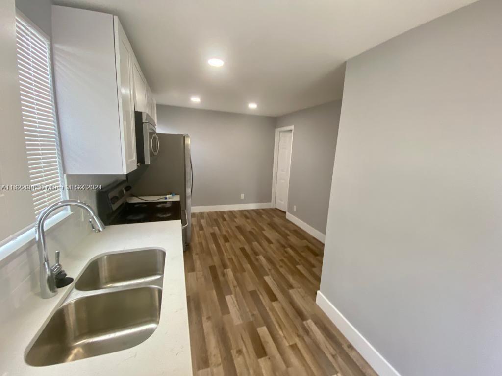 345 NE 168th St, North Miami Beach, Florida image 10
