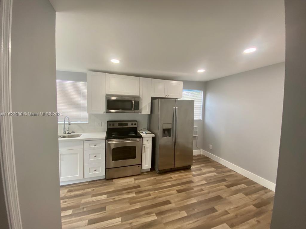 345 NE 168th St, North Miami Beach, Florida image 7