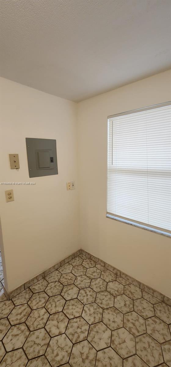 1015 Country Club Dr #207, Margate, Florida image 3