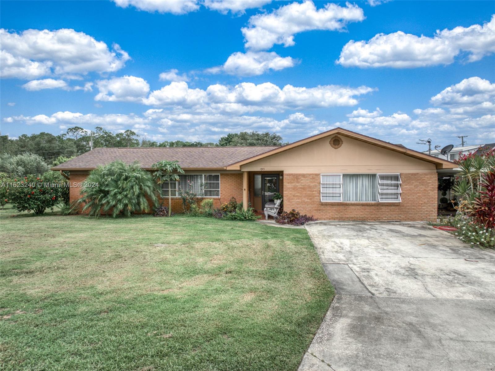 195 Lake Drive Blvd, Sebring, Florida image 1