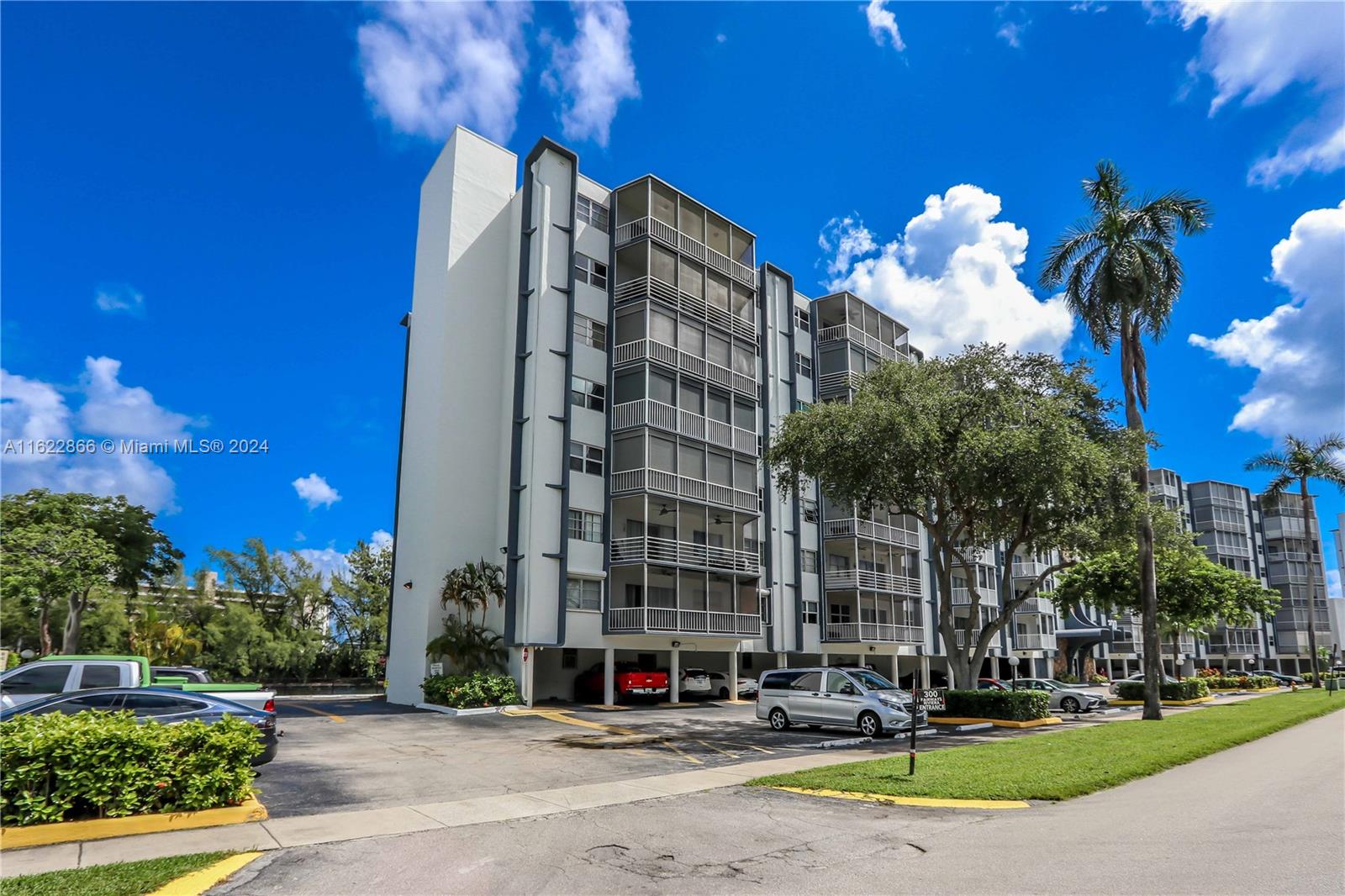 300 Diplomat Pkwy #204, Hallandale Beach, Florida image 36