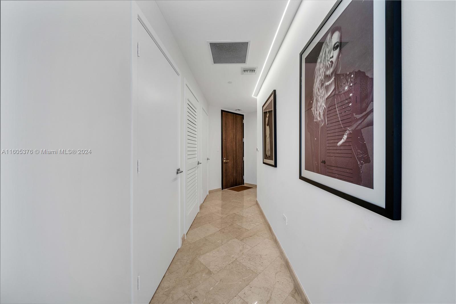 88 SW 7th St #1112, Miami, Florida image 34