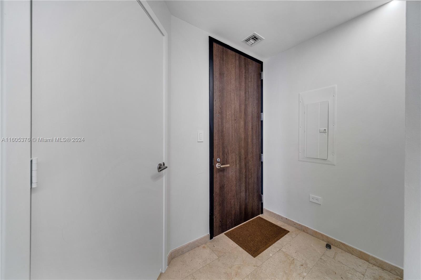 88 SW 7th St #1112, Miami, Florida image 35