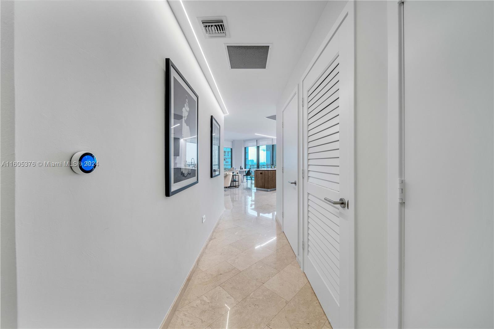 88 SW 7th St #1112, Miami, Florida image 36