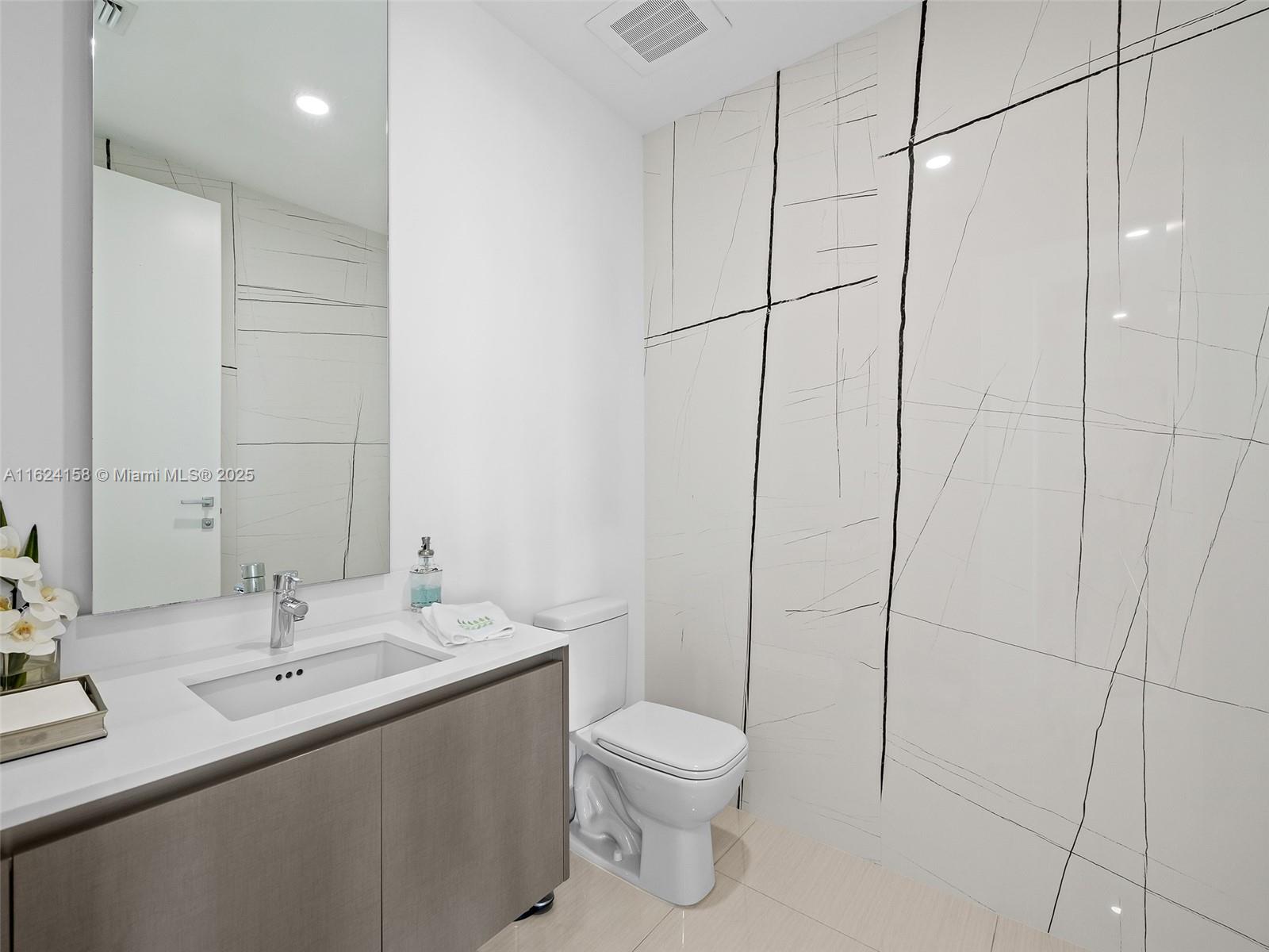 3250 NE 188th St #901, Aventura FL 33180