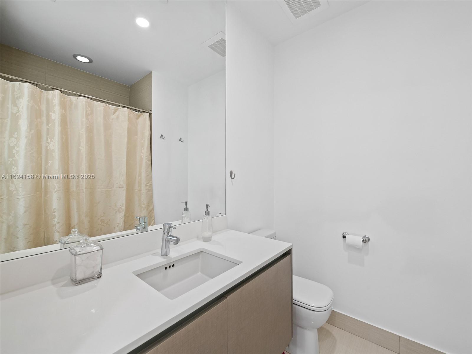 3250 NE 188th St #901, Aventura FL 33180