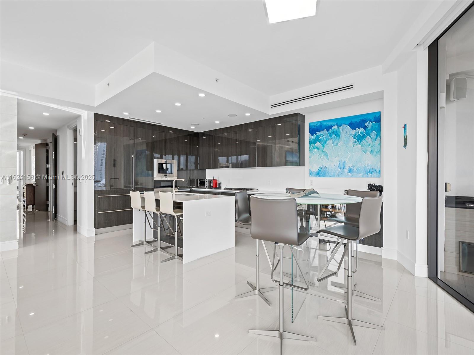 3250 NE 188th St #901, Aventura FL 33180