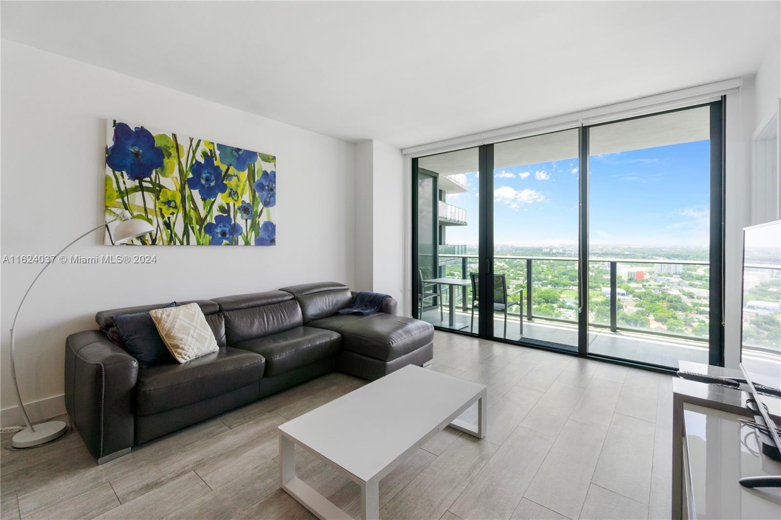 Condo for Sale in Miami, FL