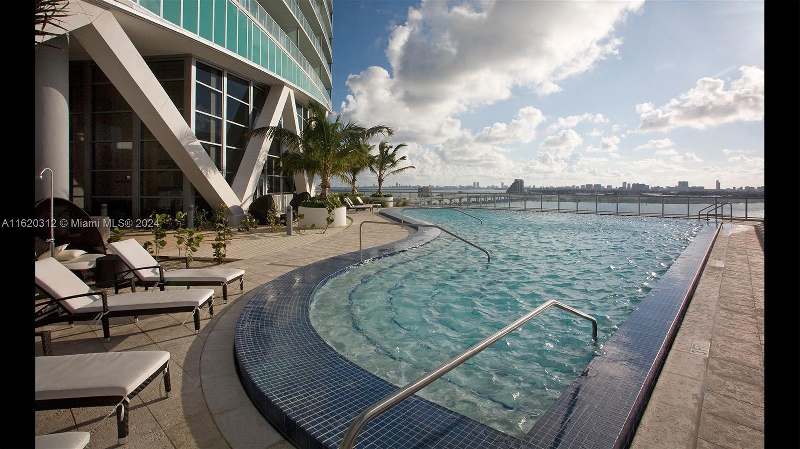 888 Biscayne Blvd #909, Miami FL 33132