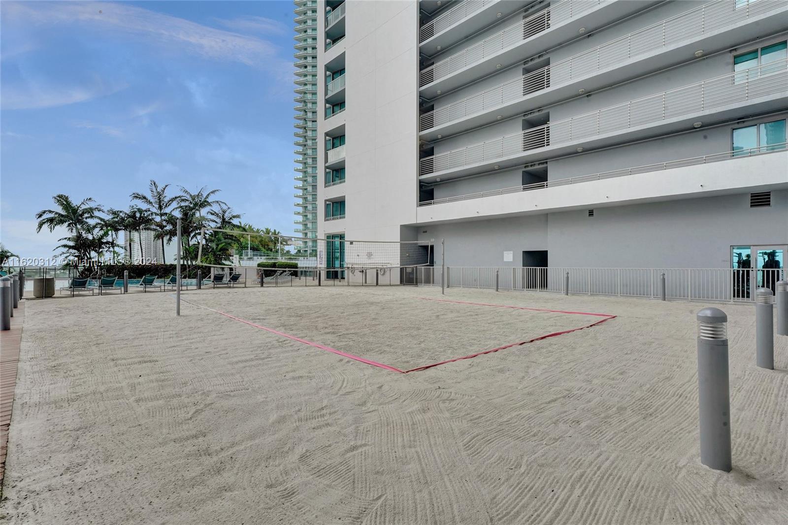 888 Biscayne Blvd #909, Miami FL 33132