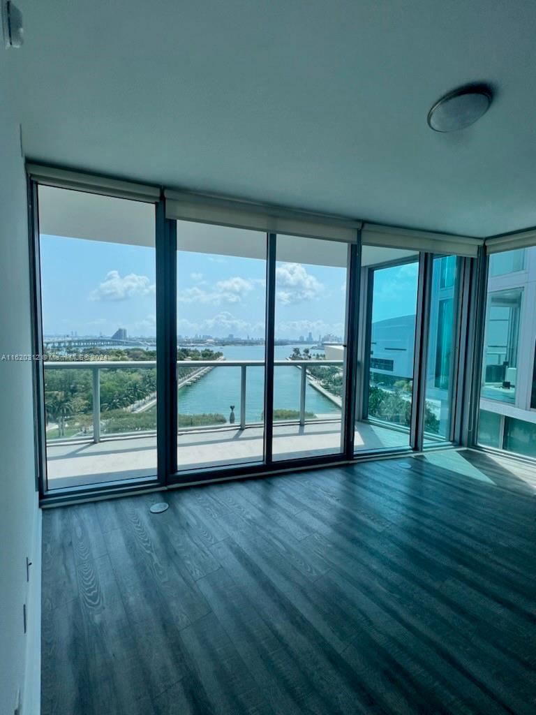 888 Biscayne Blvd #909, Miami FL 33132