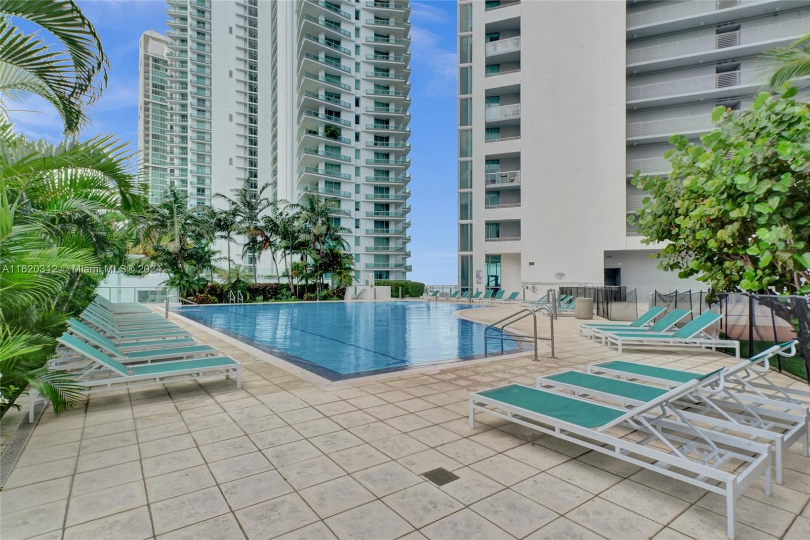 888 Biscayne Blvd #909, Miami FL 33132