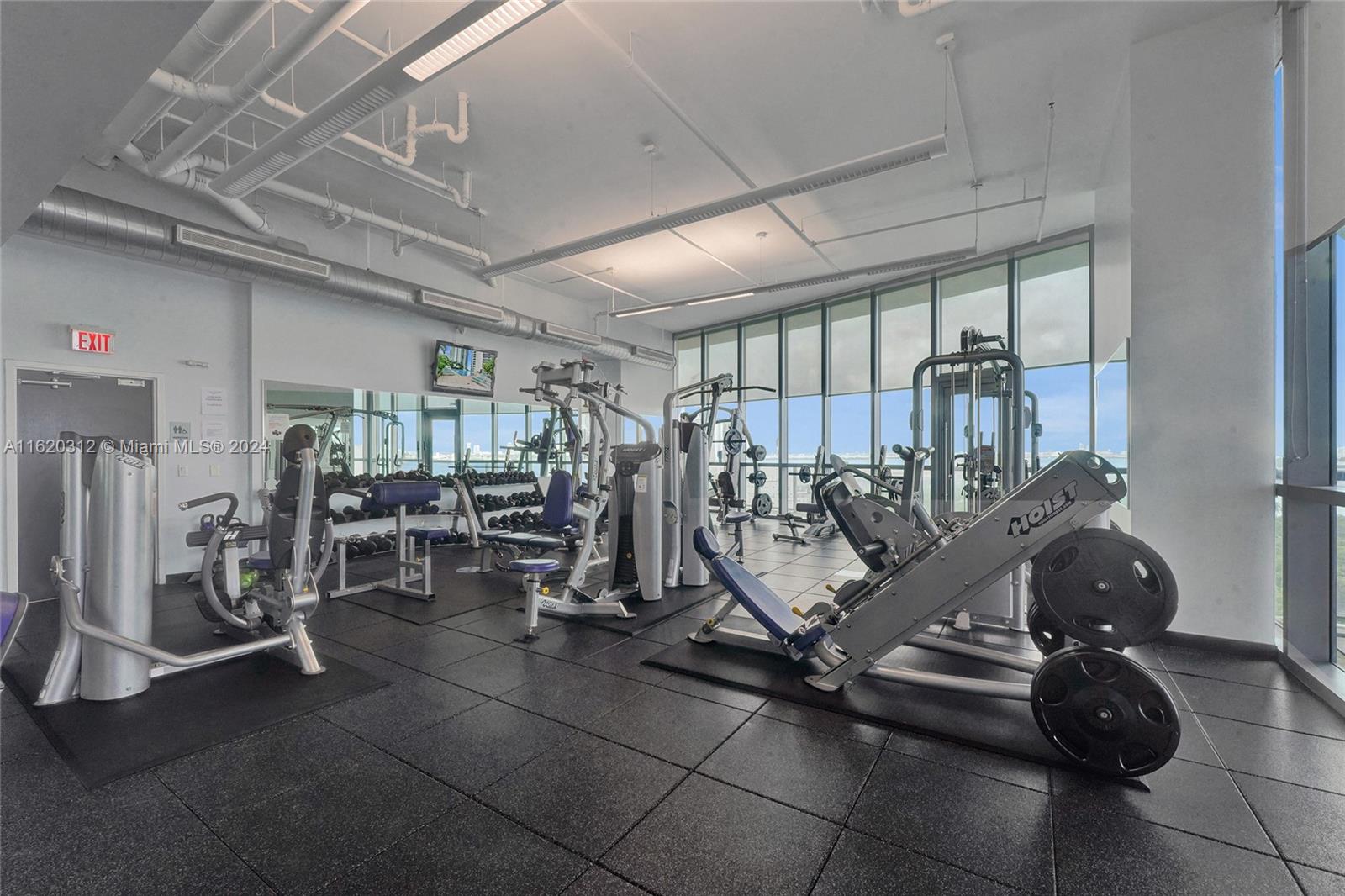888 Biscayne Blvd #909, Miami FL 33132