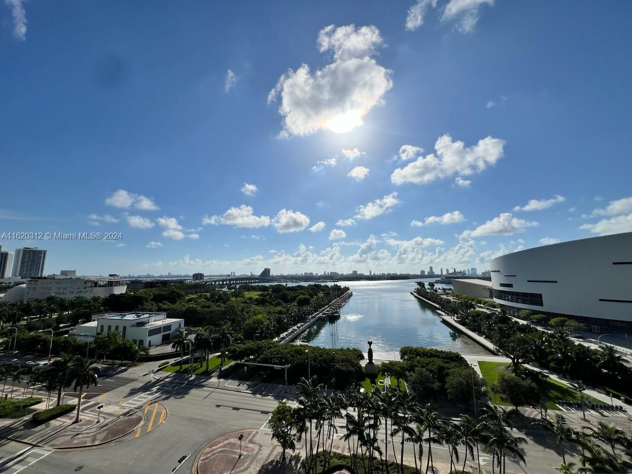 888 Biscayne Blvd #909, Miami FL 33132