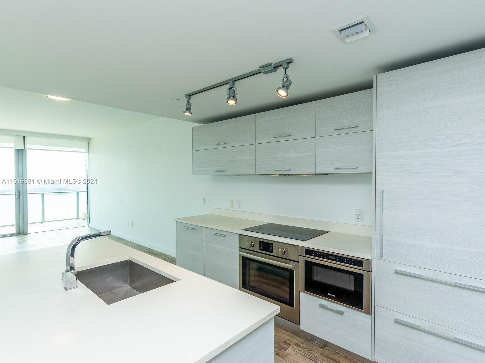 650 NE 32nd St #3406, Miami, Florida image 32