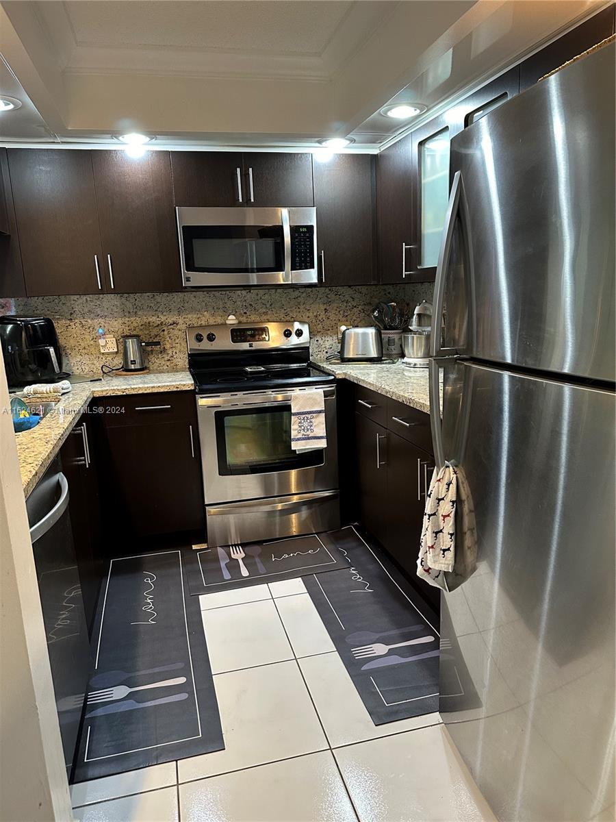 700 SW 128th Ave #413C, Pembroke Pines, Florida image 2