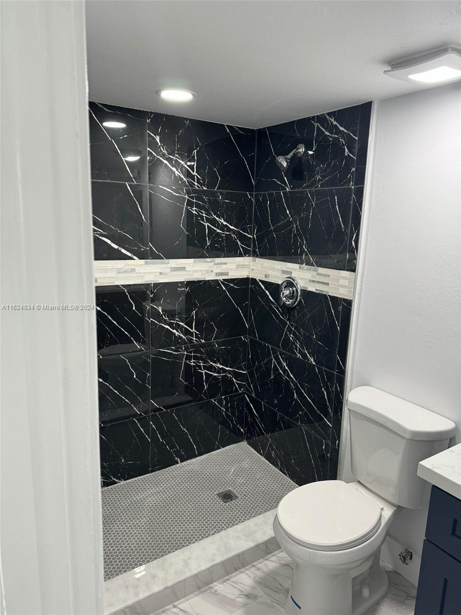 3702 NE 171st St #18, North Miami Beach, Florida image 10