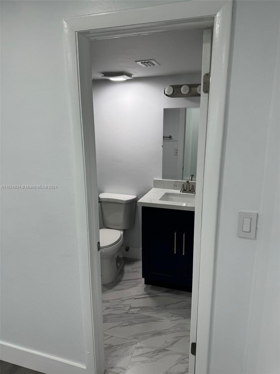 3702 NE 171st St #18, North Miami Beach, Florida image 7