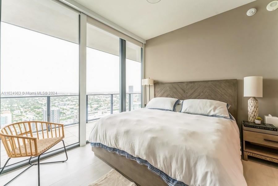 1000 Brickell Plaza #PH5104, Miami FL 33131