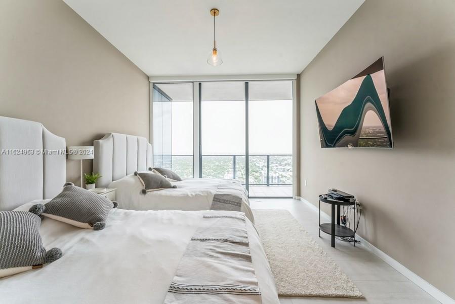 1000 Brickell Plaza #PH5104, Miami FL 33131