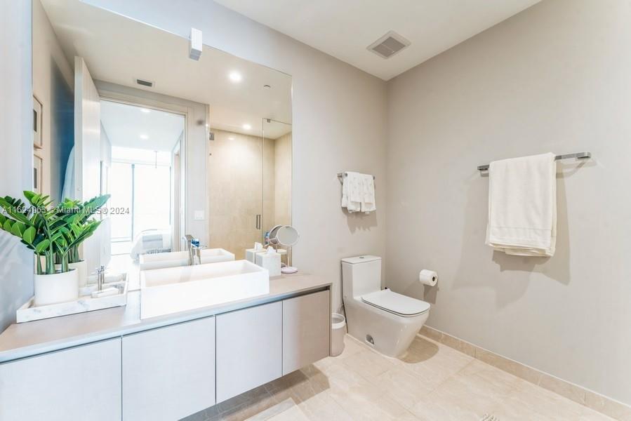 1000 Brickell Plaza #PH5104, Miami FL 33131