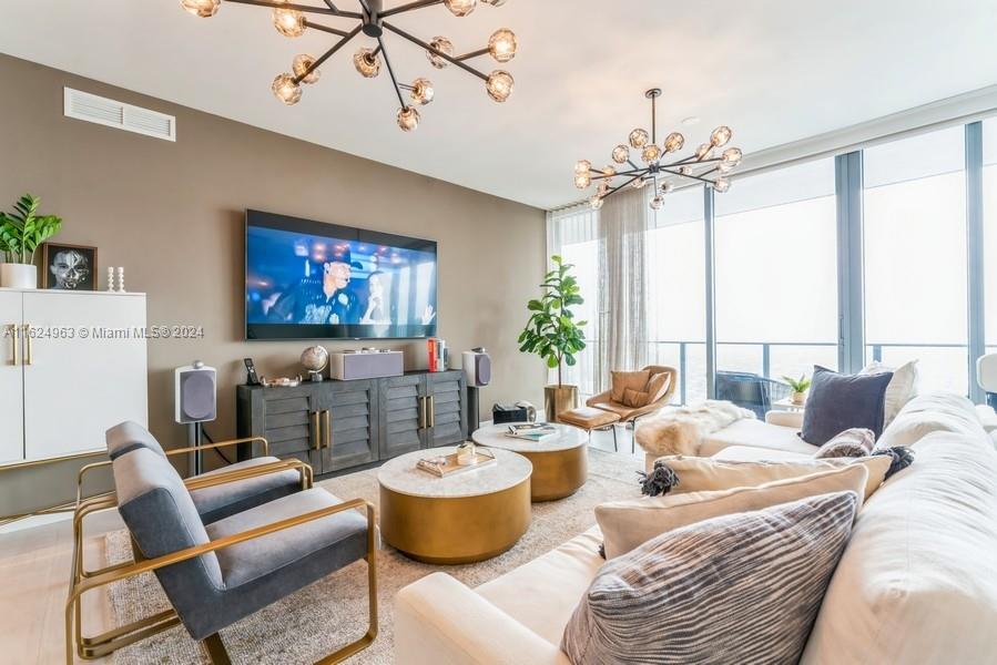 1000 Brickell Plaza #PH5104, Miami FL 33131