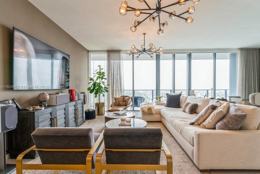 1000 Brickell Plaza #PH5104, Miami FL 33131