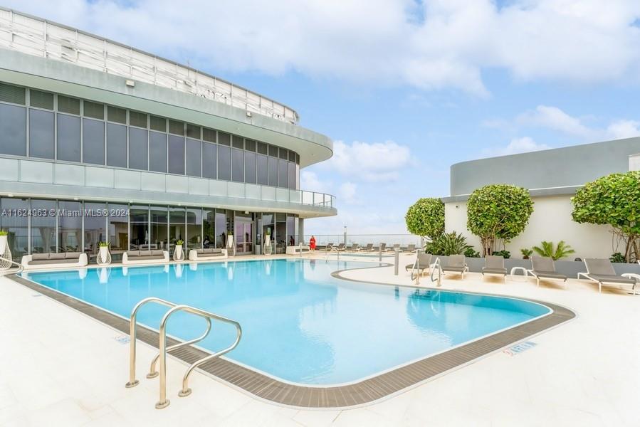 1000 Brickell Plaza #PH5104, Miami FL 33131