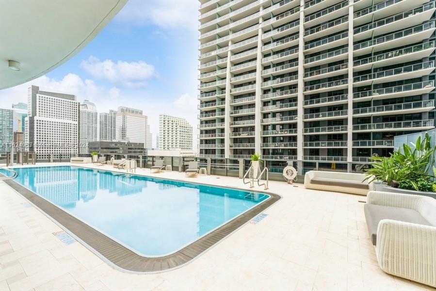1000 Brickell Plaza #PH5104, Miami FL 33131