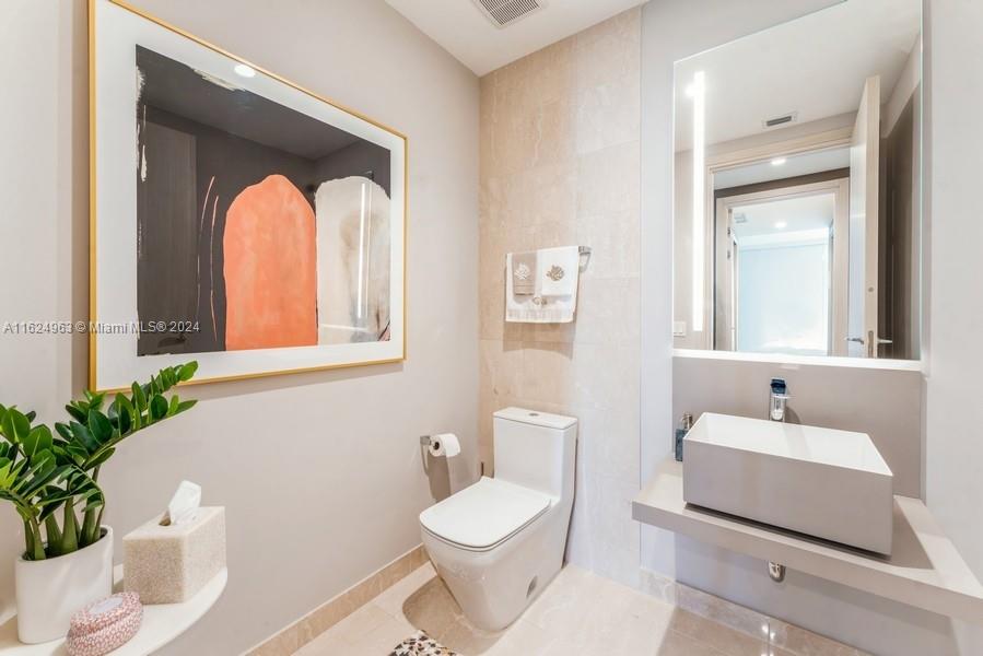 1000 Brickell Plaza #PH5104, Miami FL 33131
