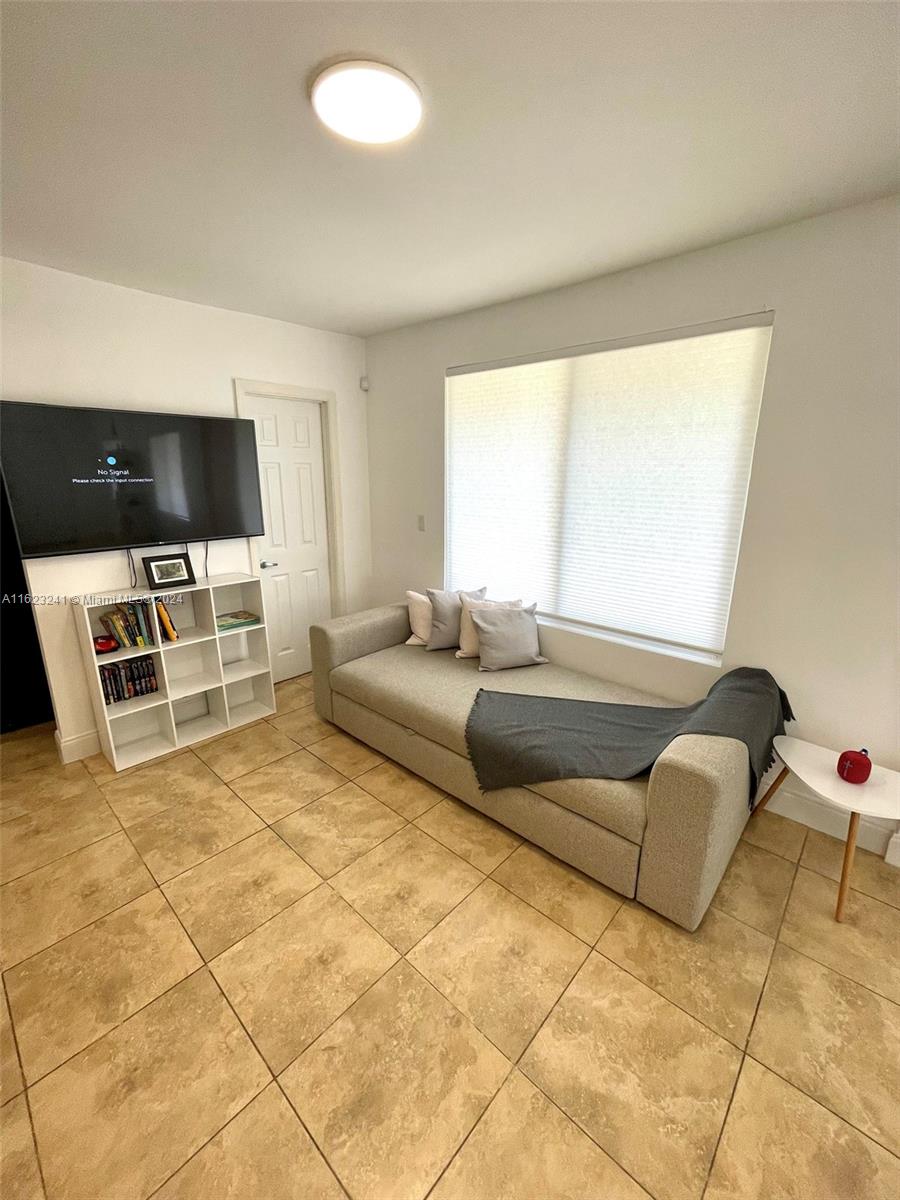 135 NW 68th St, Miami, Florida image 6