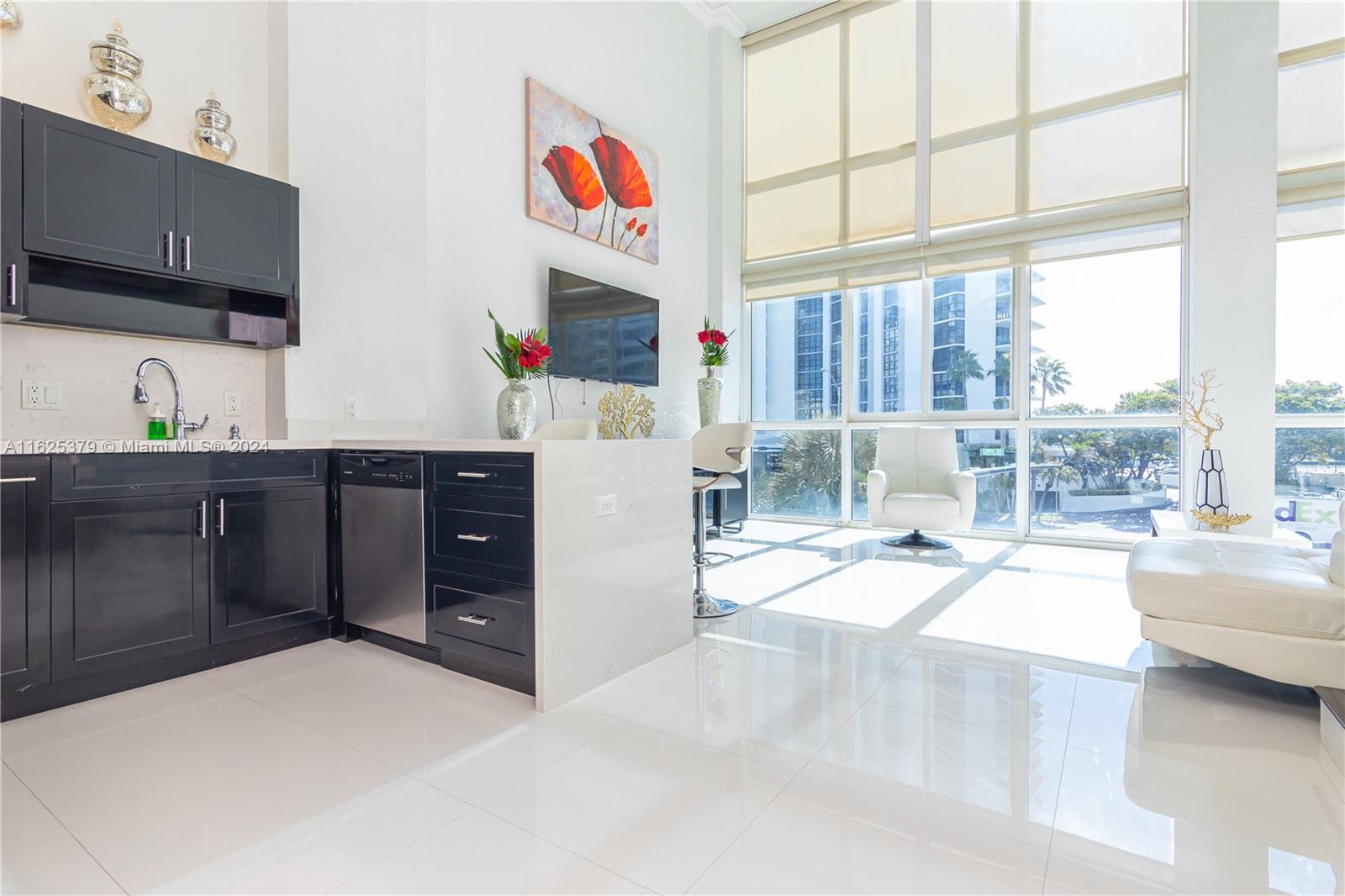 5445 Collins Ave #BAY1, Miami Beach, Florida image 9