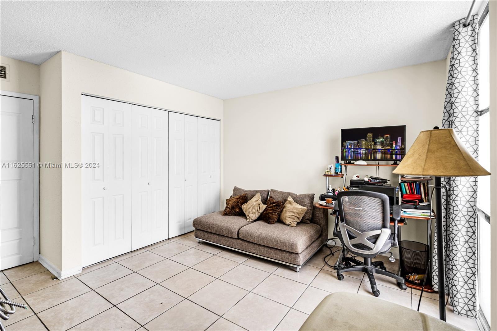 13499 Biscayne Blvd #913, North Miami, Florida image 16