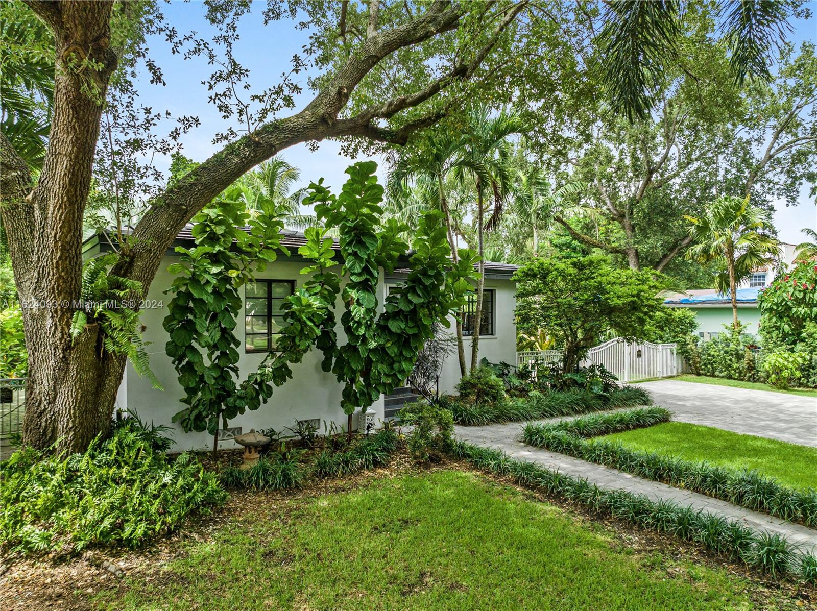 446 Madeira Ave, Coral Gables, Florida image 29