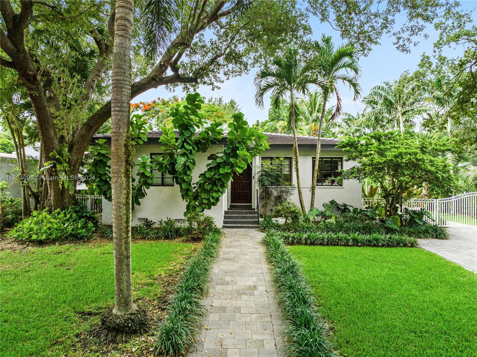 446 Madeira Ave, Coral Gables, Florida image 30